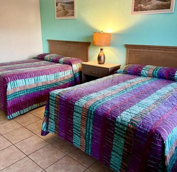 Deluxe Room, Beach Colony Motel