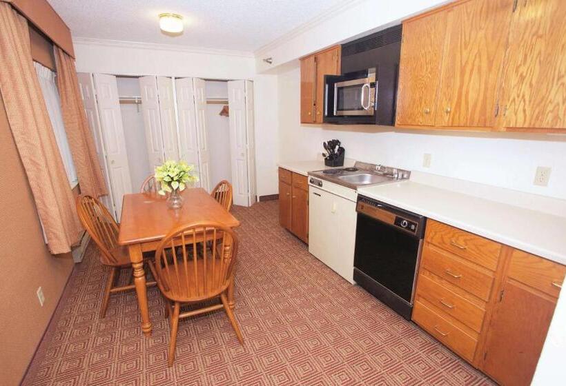 Люкс Deluxe Кровать Кинг, Americinn By Wyndham Glendale Milwaukee