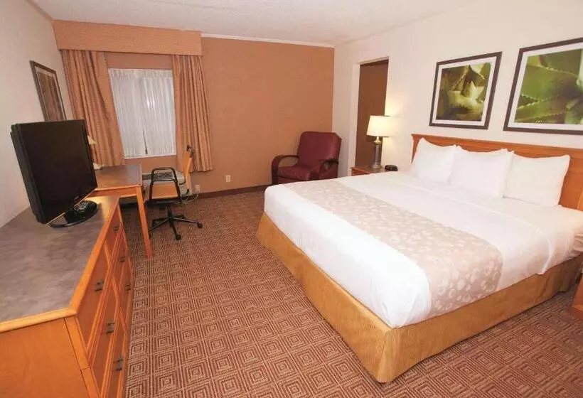 キングサイズベッドのデラックススイート, Americinn By Wyndham Glendale Milwaukee
