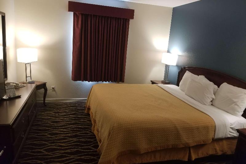 جناح غرفتين نوم, Days Inn And Suites By Wyndham Sikeston
