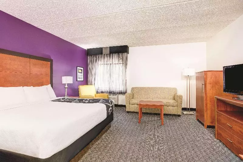 キングサイズベッドのデラックスルーム, La Quinta By Wyndham Atlanta Roswell