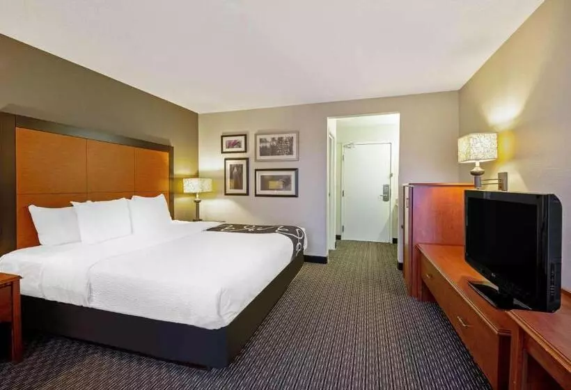 اتاق استاندارد با تخت بزرگ, La Quinta By Wyndham Harrisburg Airport Hershey