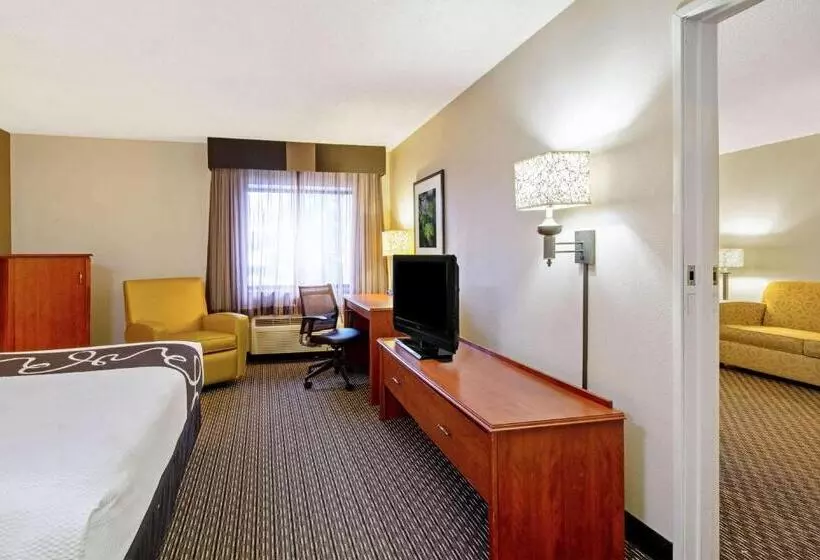 Deluxe Suite King Bed, La Quinta By Wyndham Harrisburg Airport Hershey