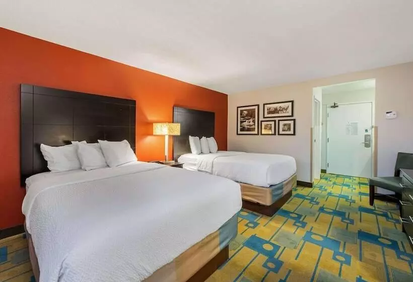 2ダブルベッドのスタンダードルーム, La Quinta By Wyndham Mansfield Oh