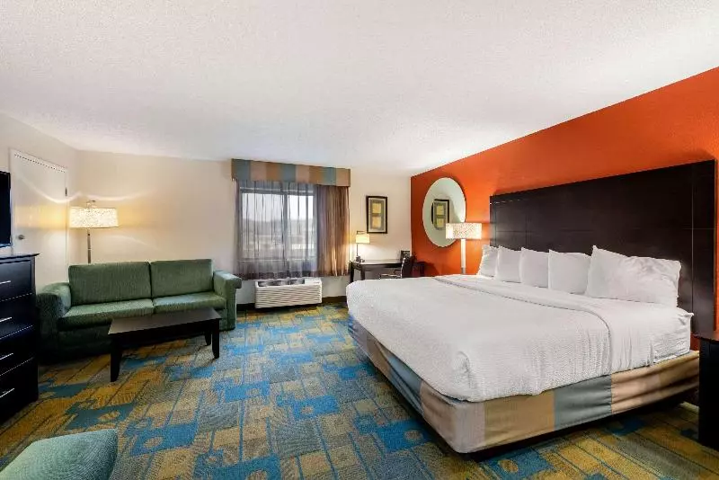 キングサイズベッドのデラックススイート, La Quinta By Wyndham Mansfield Oh