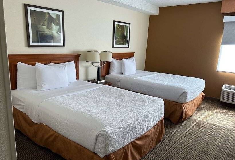 带2个双人床的标准工作室, La Quinta By Wyndham Orlando South