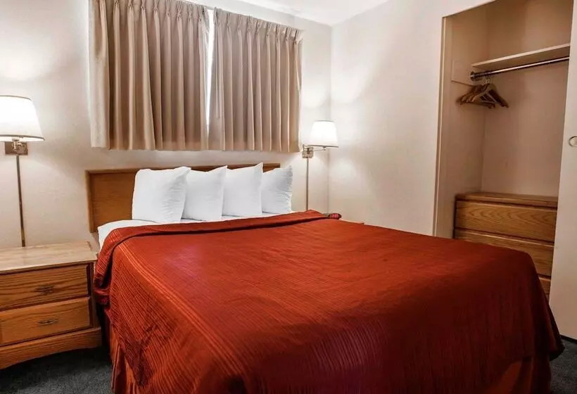２ダブルベッドのスタンダードルーム, Quality Inn & Suites Bremerton Near Naval Shipyard
