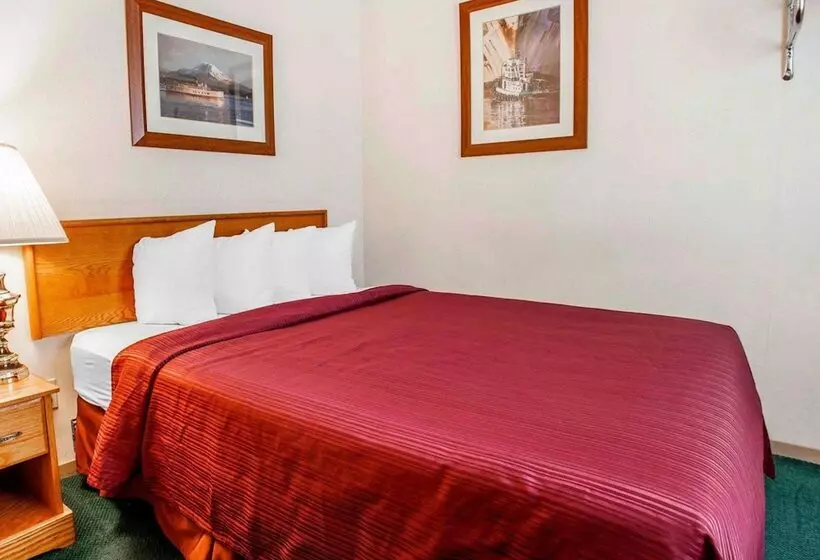 ２ダブルベッドのスタンダードルーム, Quality Inn & Suites Bremerton Near Naval Shipyard
