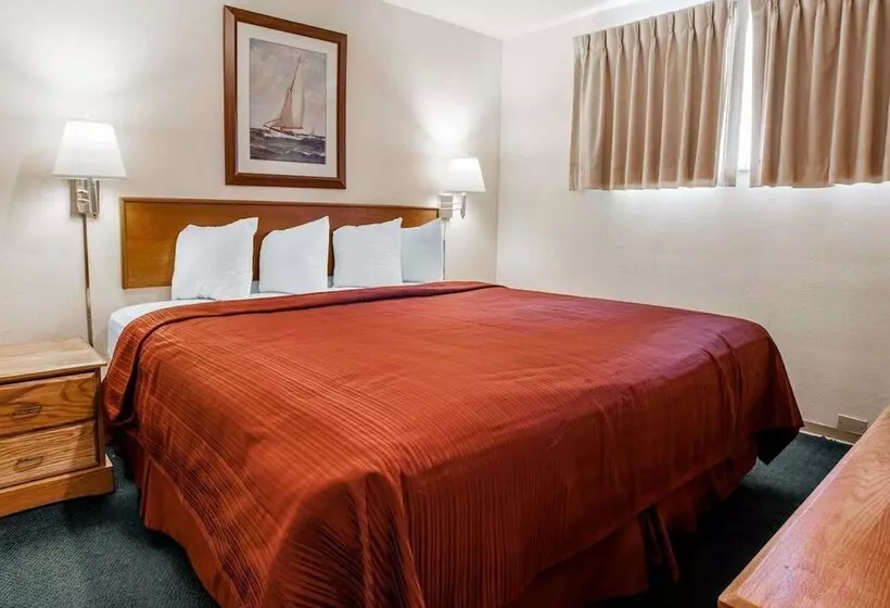２ダブルベッドのスタンダードルーム, Quality Inn & Suites Bremerton Near Naval Shipyard