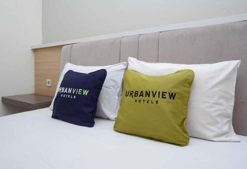 Номер Deluxe, Reddoorz Near Rsud Margono Purwokerto 3