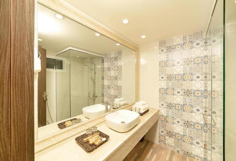 اتاق استاندارد با چشمانداز دریاچه, Romeo & Juliet S Hồ Tuyền Lâm Dalat