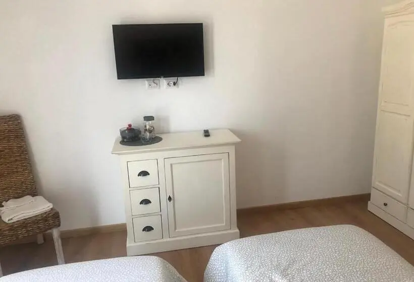 اتاق استاندارد چهار تخته, A Casa Di Titty