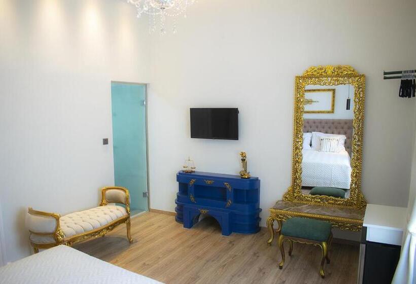 اتاق لوکس با بالکن, 9 Muses