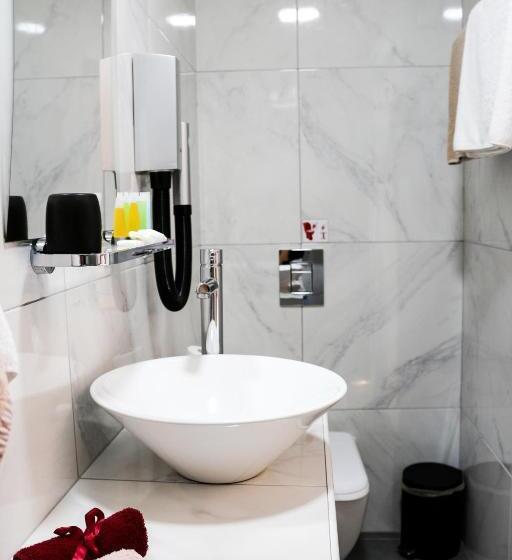 اتاق لوکس با بالکن, 9 Muses