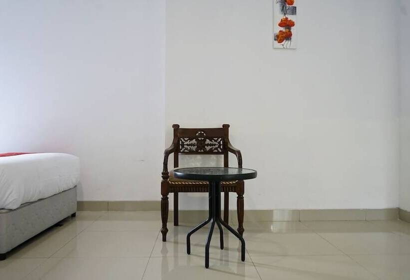 家庭套房, Oyo 1167 Home Sty Residence