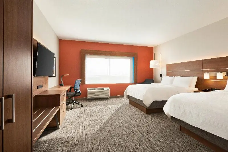 身障者適用スイートルーム, Holiday Inn Express & Suites Beaver Dam, An Ihg