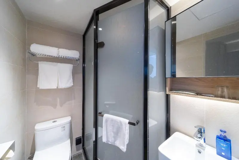 身障者適用キングサイズベッドルーム, Holiday Inn Express & Suites Beaver Dam, An Ihg