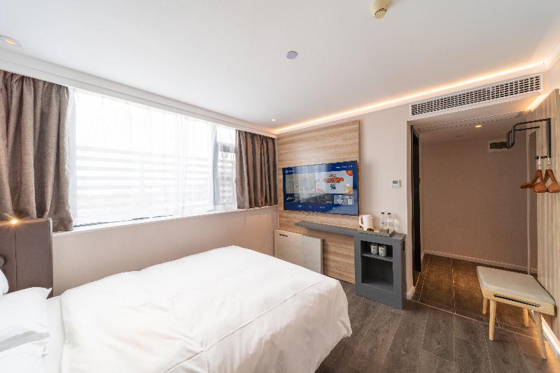 غرفة قياسية سرير كينج لذوى الإحتياجات الخاصة, Holiday Inn Express & Suites   Beaver Dam, An Ihg