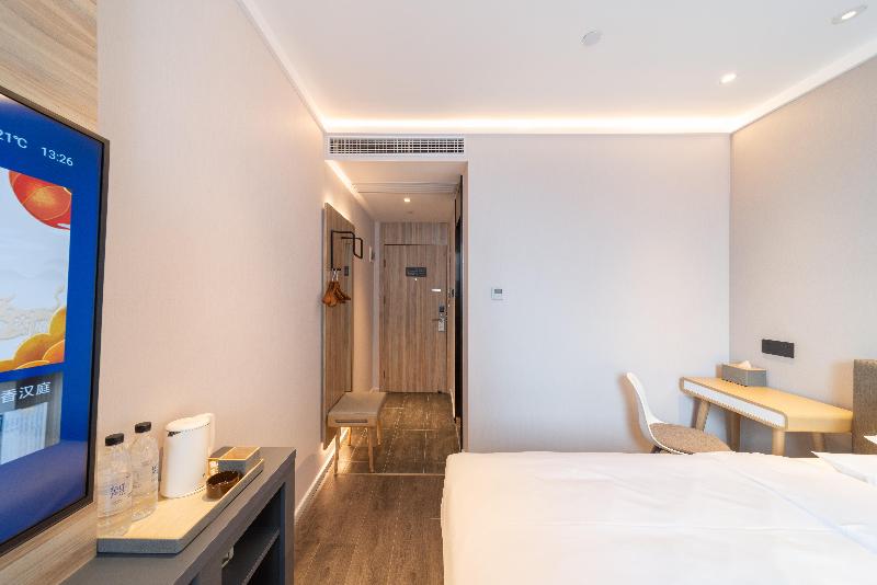 غرفة قياسية سرير كينج لذوى الإحتياجات الخاصة, Holiday Inn Express & Suites   Beaver Dam, An Ihg