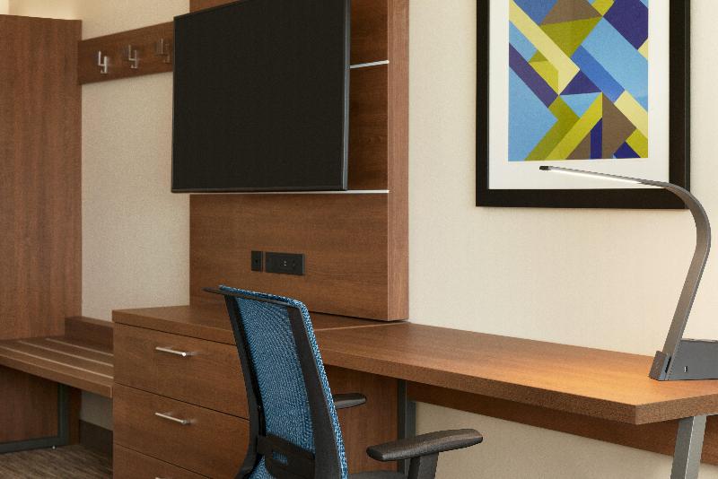 Номер Стандарт, Holiday Inn Express & Suites   Beaver Dam, An Ihg
