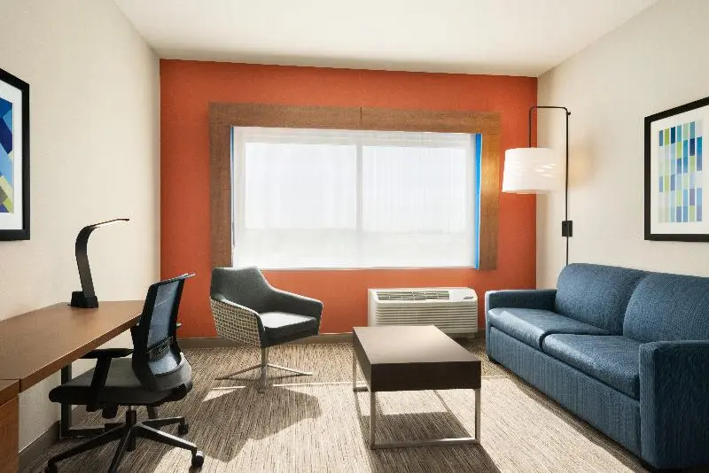 キングサイズベッドのスイートルーム, Holiday Inn Express & Suites Beaver Dam, An Ihg