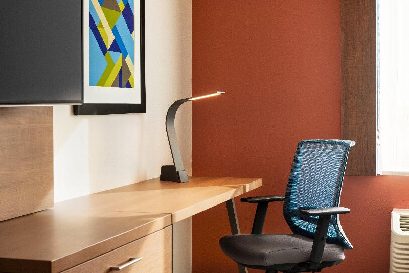 Люкс, Holiday Inn Express & Suites   Beaver Dam, An Ihg