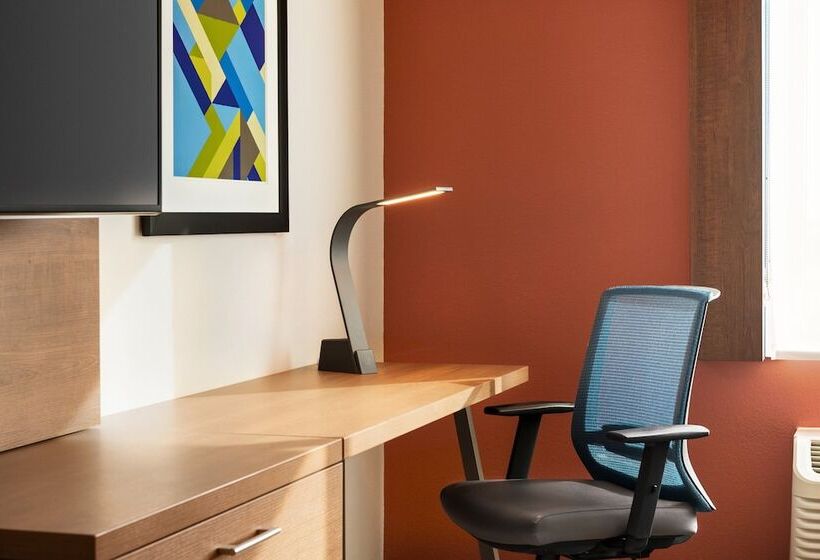 جناح لذوى الاحتياجات الخاصة, Holiday Inn Express & Suites   Beaver Dam, An Ihg