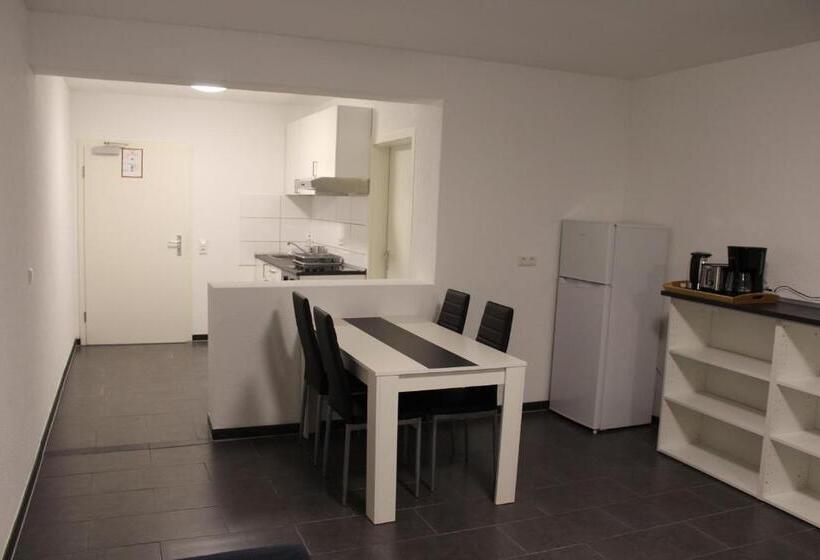 스탠다드 스튜디오, Libarty Appartments