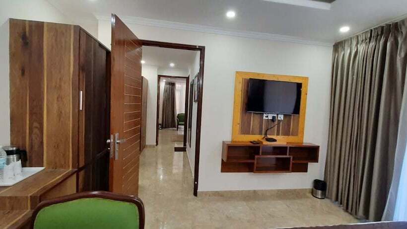 سوییت خانوادگی, White Pearl