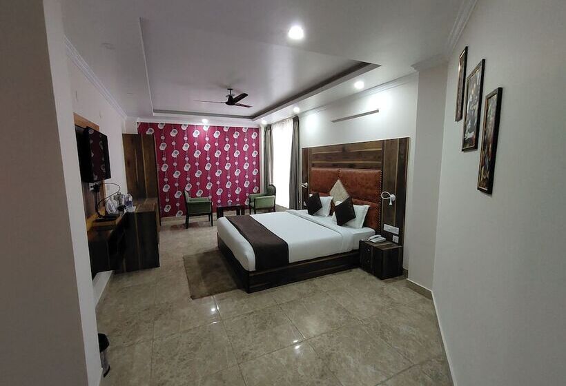 اتاق اکونومی, White Pearl