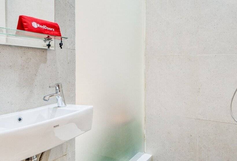 标准间, Reddoorz Plus Near Taman Ismail Marzuki