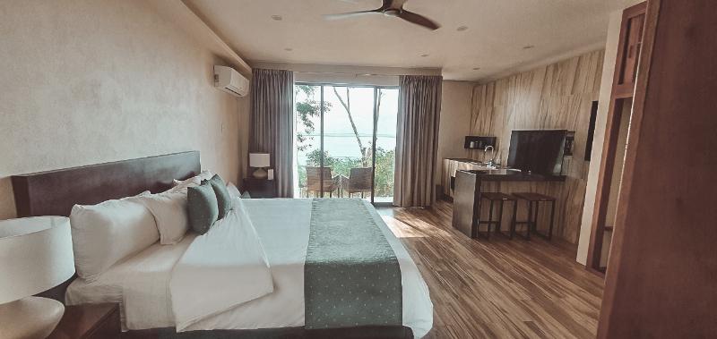Suite with lake view, Mbh Maya Bacalar Hotel Boutique