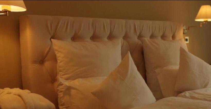 デラックスジュニアスイート, Hollerbusch