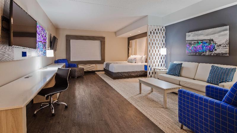 מיטת קינג בסוויטה, Best Western Premier Winnipeg East