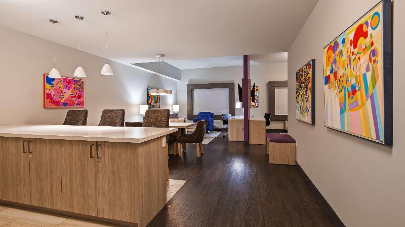 מיטת קינג בסוויטה, Best Western Premier Winnipeg East