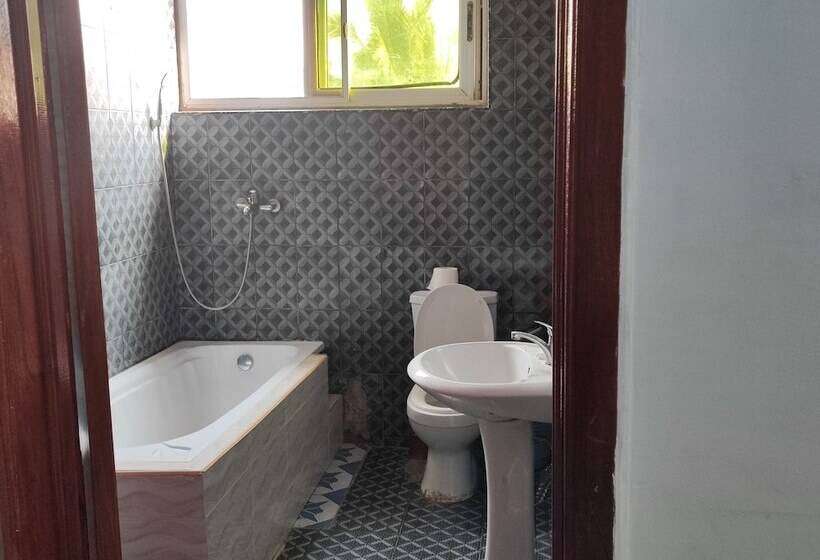 اتاق لوکس, Ellisa Hospitality And