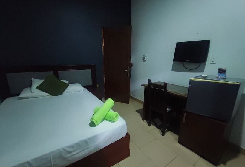 اتاق لوکس, Ellisa Hospitality And