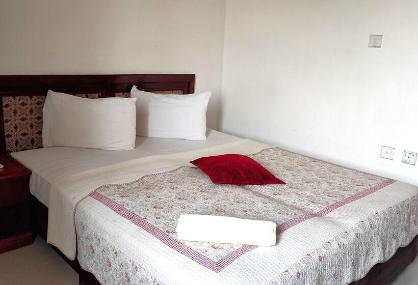 اتاق لوکس, Ellisa Hospitality And