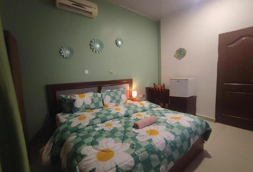 اتاق لوکس, Ellisa Hospitality And