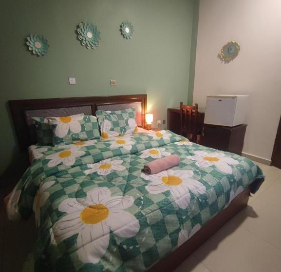 اتاق لوکس, Ellisa Hospitality And