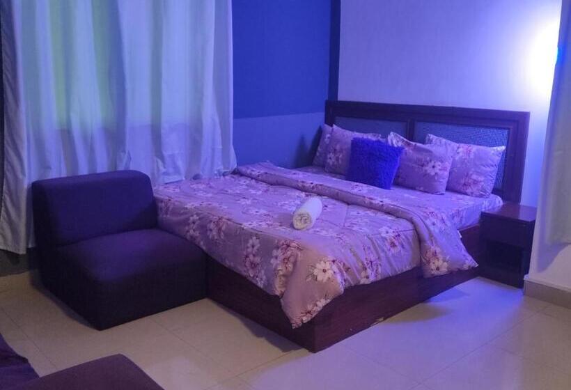 اتاق لوکس, Ellisa Hospitality And