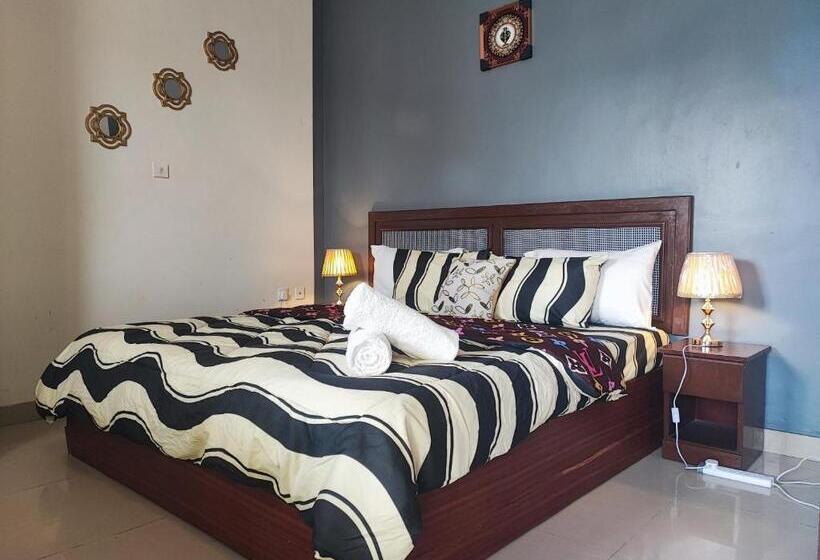 اتاق خانوادگی با چشم‌انداز جانبی دریا, Ellisa Hospitality And