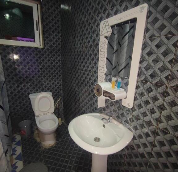 اتاق لوکس با بالکن و چشم‌انداز دریا, Ellisa Hospitality And