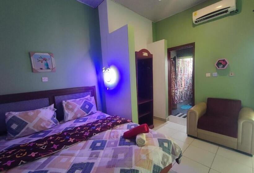 اتاق لوکس با بالکن و چشم‌انداز دریا, Ellisa Hospitality And