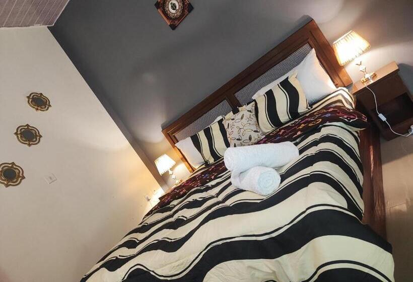 سوییت اجرایی, Ellisa Hospitality And