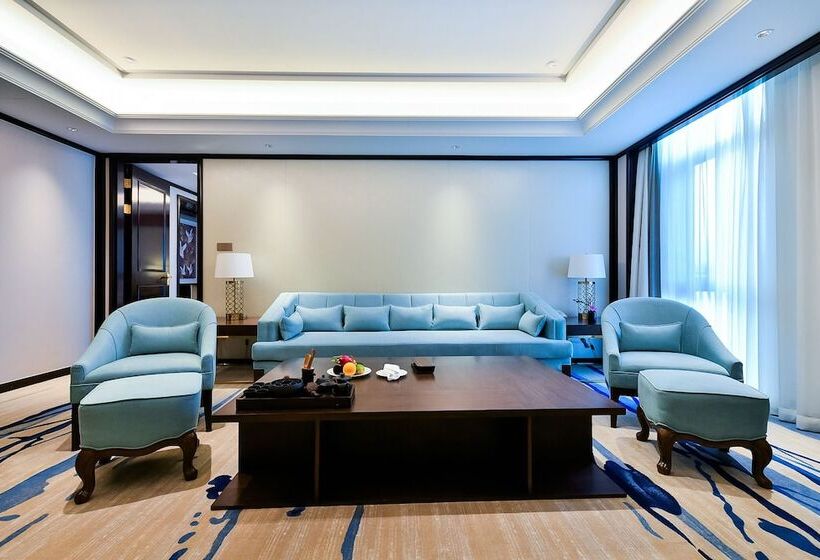 جناح ديلوكس, Wyndham Grand Plaza Royale Kaicheng Anji