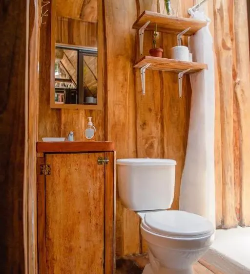 چادر با خدمات رفاهی استاندارد, El Gato Rojas Surf Hostel