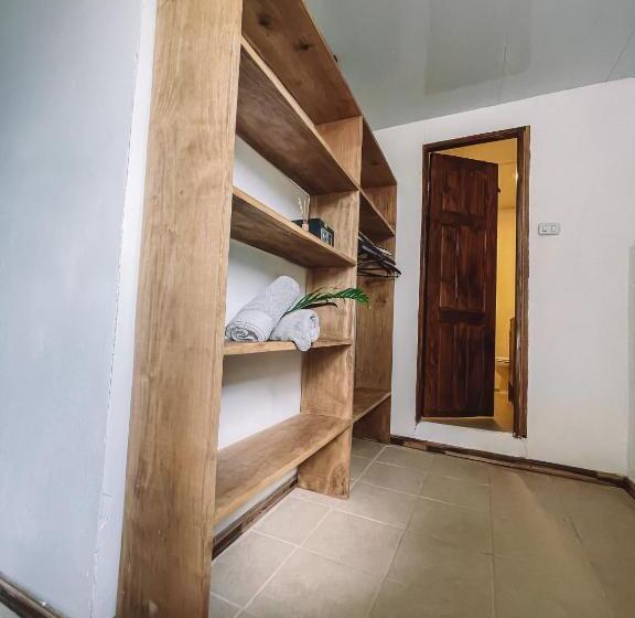 带大床的复式套间, El Gato Rojas Surf Hostel