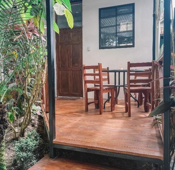 חדר דלוקס עם מיטת קינג, El Gato Rojas Surf Hostel