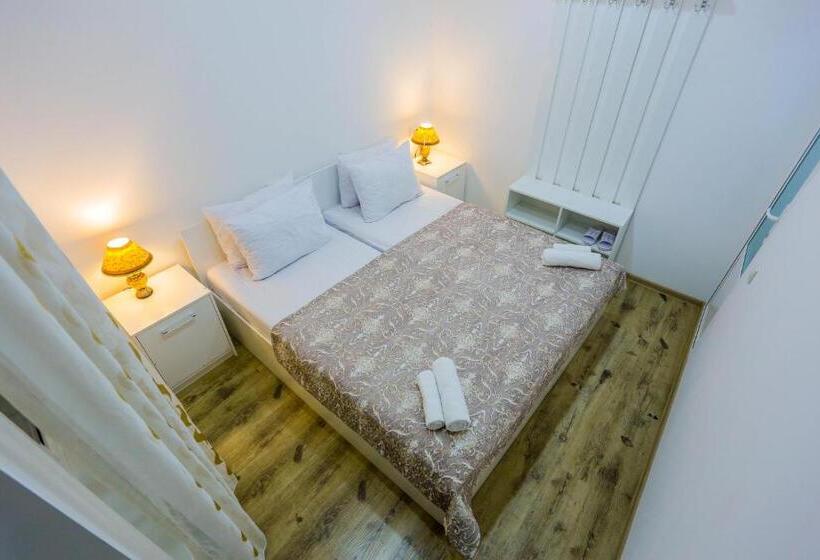 패밀리 룸, Rudakiy Guest House